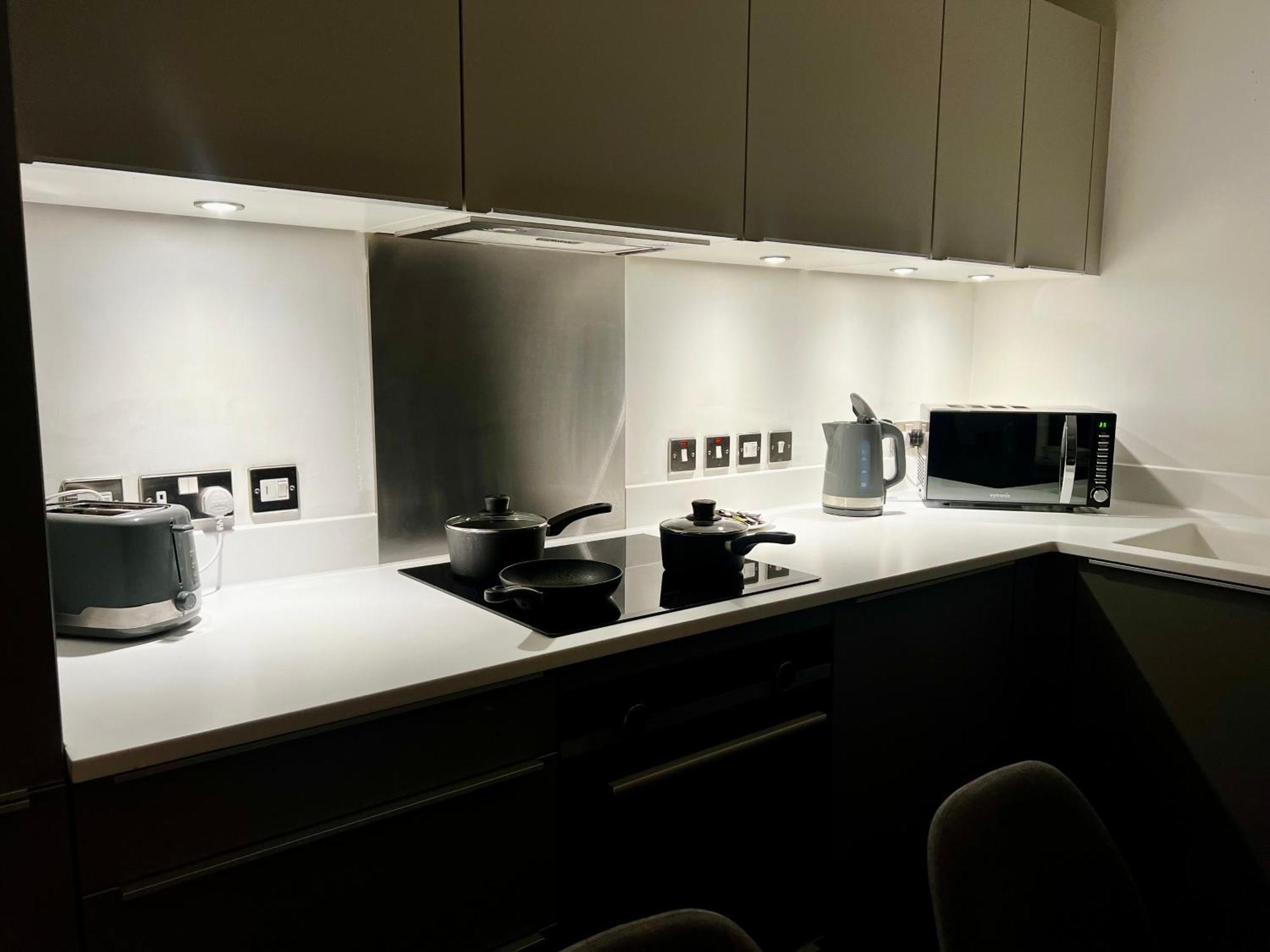 Premium Deals L Last-Minute Stay L 4 Min Walk To Birmingham Central Library L 18Th Floor 2 Bed 2 Bath City Centre Penthouse With Gym & Netflix By Jvt Short Lets Екстериор снимка