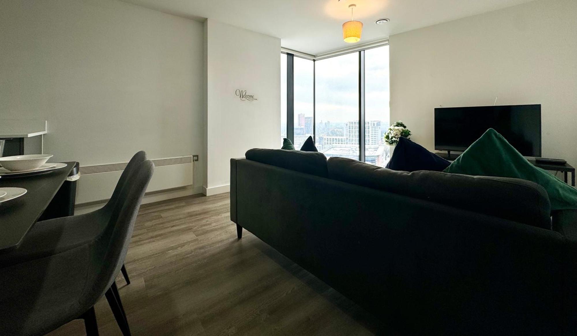 Premium Deals L Last-Minute Stay L 4 Min Walk To Birmingham Central Library L 18Th Floor 2 Bed 2 Bath City Centre Penthouse With Gym & Netflix By Jvt Short Lets Екстериор снимка